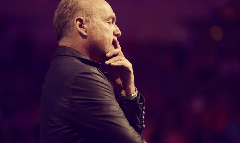 Pastor norte-americano diz que Estados Unidos irão desaparecer como potência mundial no Fim dos Tempos