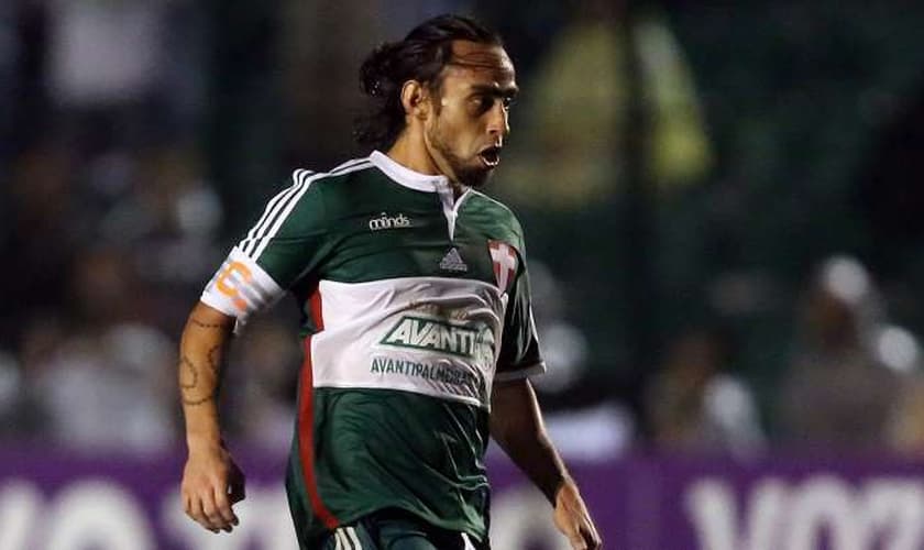 Sentindo dores, Valdivia não treina e vira dúvida no Palmeiras para o decisivo jogo contra o Atlético-PR