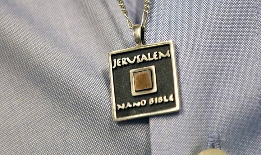 Empresa israelense cria "Menor bíblia do Mundo"