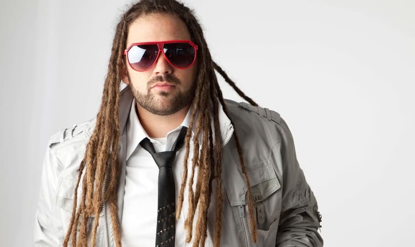 "Eu fumava maconha, mas encontrei em Jesus um outro jeito de 'viajar", diz Dominic Balli