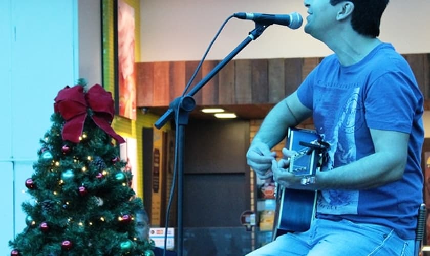 "Deus já havia preparado tudo", diz Regis Danese sobre novo CD