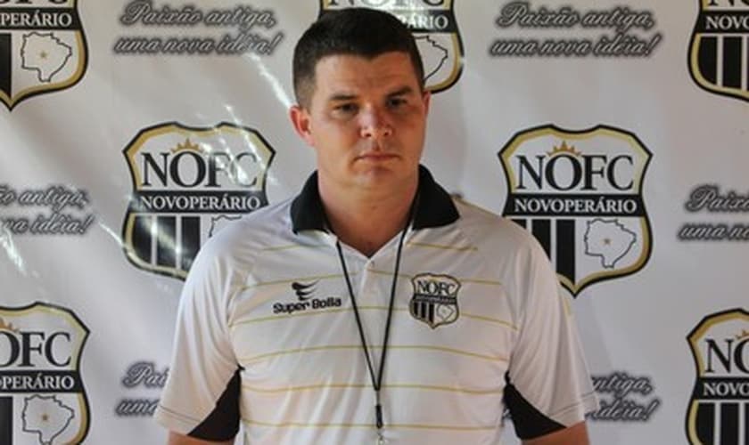 Técnico Rocha é pastor e lidera 9 igrejas no MS