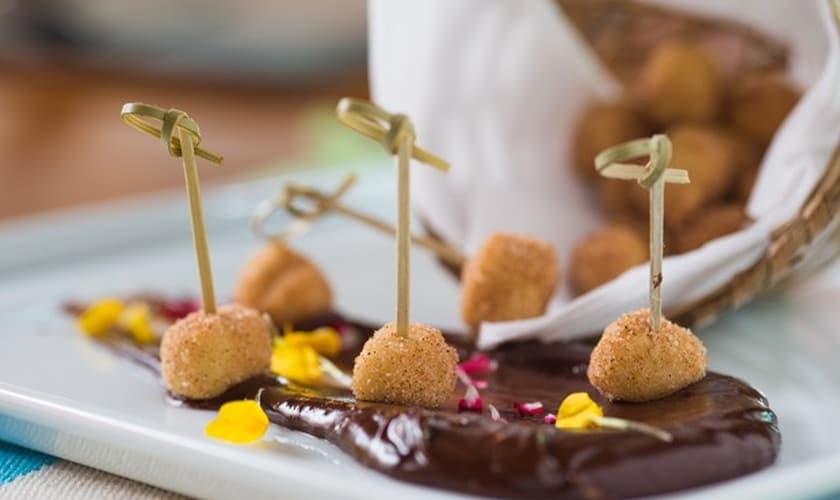 Bolinho de chuva com ganache de chocolate