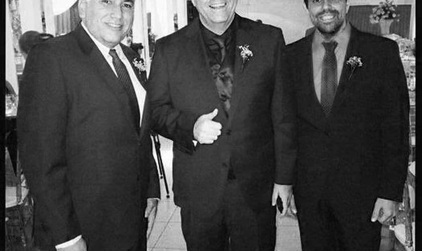 O vocalista Kim também confirmou que está preparando o seu novo CD solo