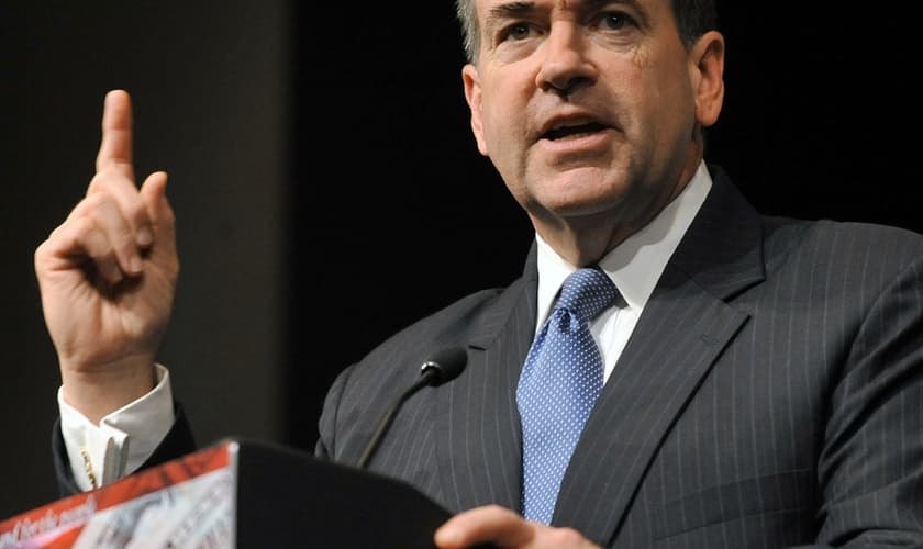 Huckabee ainda ressaltou que se for eleito como presidente, irá rescindir imediatamente o acordo com o Irã.