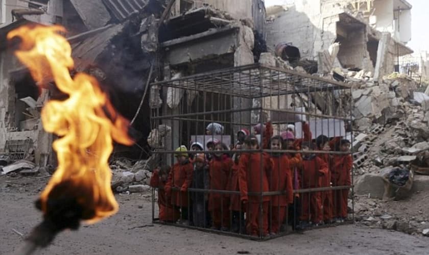 crianças sírias na gaiola