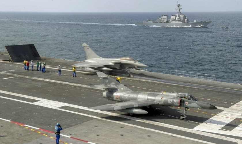 Porta-aviões Charles de Gaulle