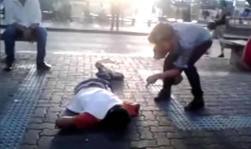 O vídeo recebeu diversos tipos de comentários - a favor e contra a atitude do agressor