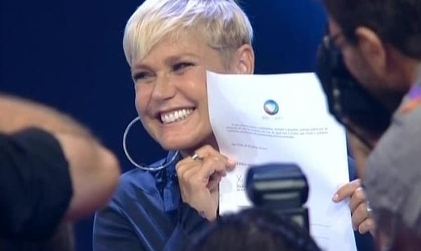 O contrato foi oficializado na noite desta quinta-feira (5), em público.