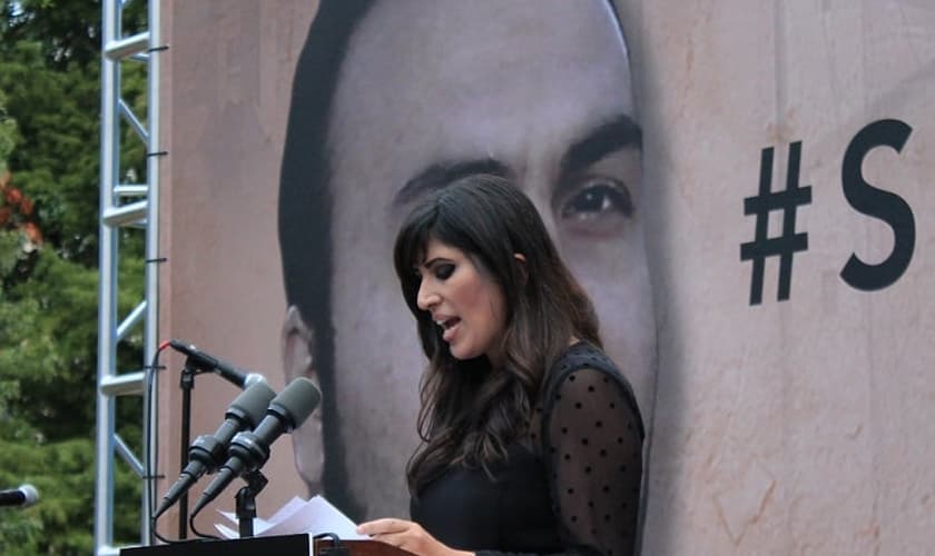 Naghmeh Abedini tem batalhado pela soltura de seu marido, Pr. Saeed, que está preso injustamente desde 2012, no Irã.