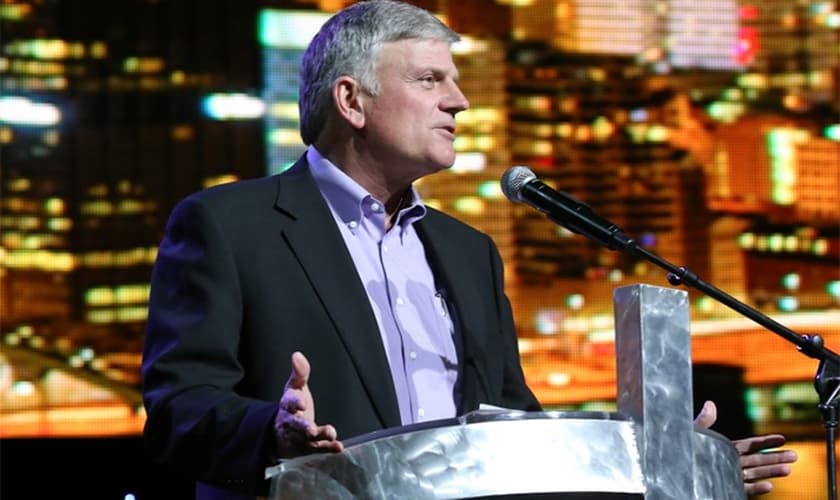 Franklin Graham tomou uma posição de crítica sobre a aceitação do casamento gay na Presbiteriana.