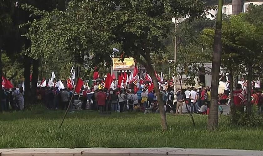 Manifestações pelo país