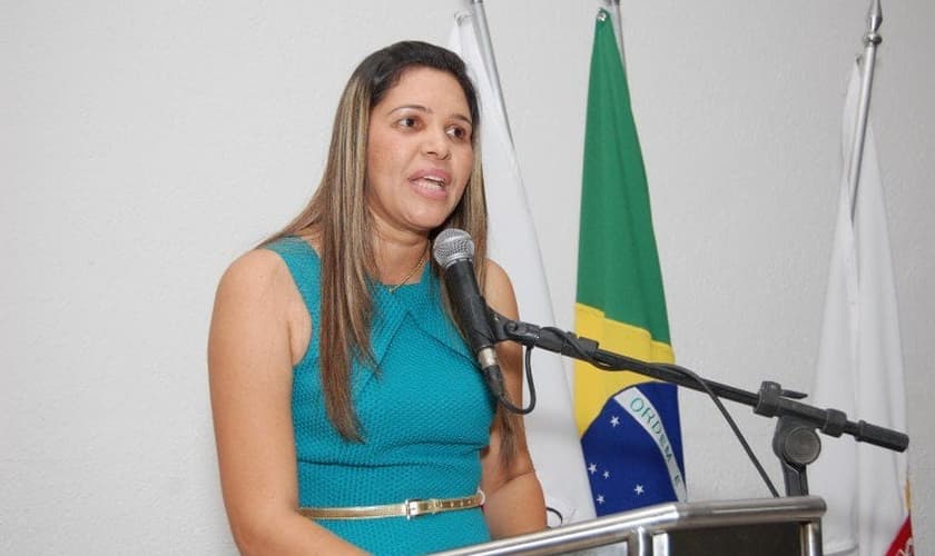A vereadora evangélica Andréia Botelho (PSL) apresentou o PL 2.559/2015, que comemora o Dia Municipal da Esposa do Pastor.