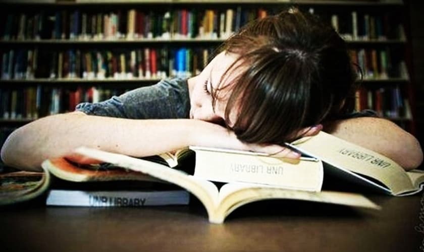 Para juntar colégio e cursinho é preciso disciplina _ imagem ilustrativa