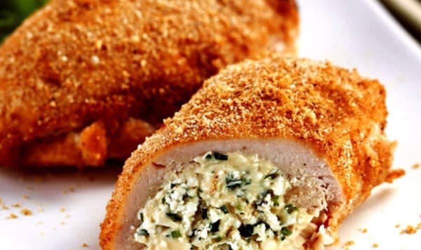 Frango recheado crocante