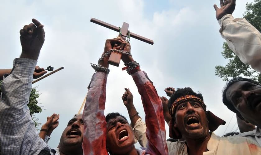 No Paquistão, Terroristas atacam casas de culto e reuniões religiosas. (Foto: AFP/ Arif Ali)