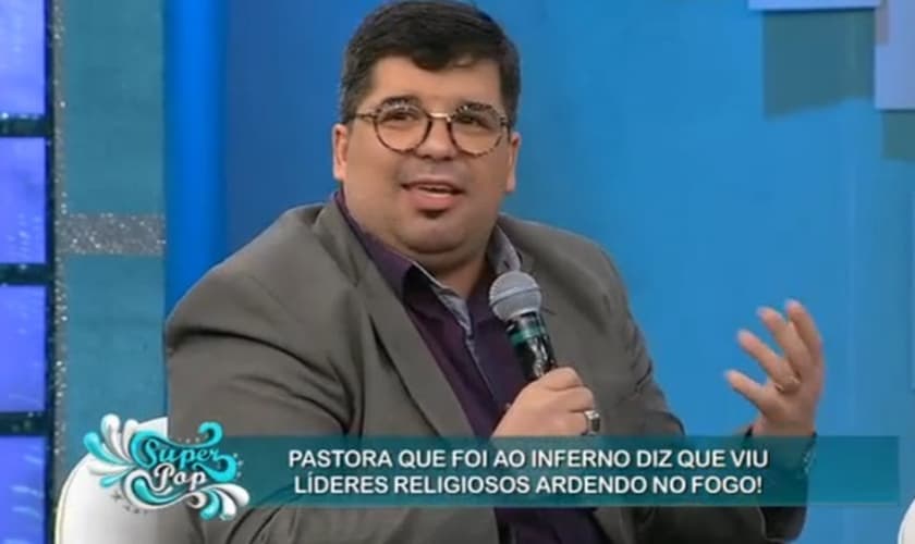 Pastor Bruno dos Santos é formado em Teologia e pastoreia a Igreja Apostólica Vida Nova