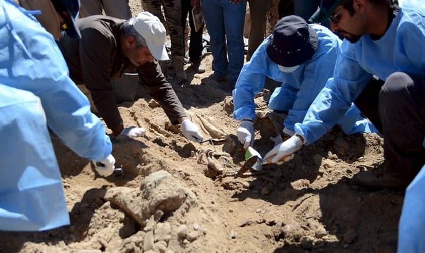 Valas com corpos são encontradas em Tikrit, no Iraque
