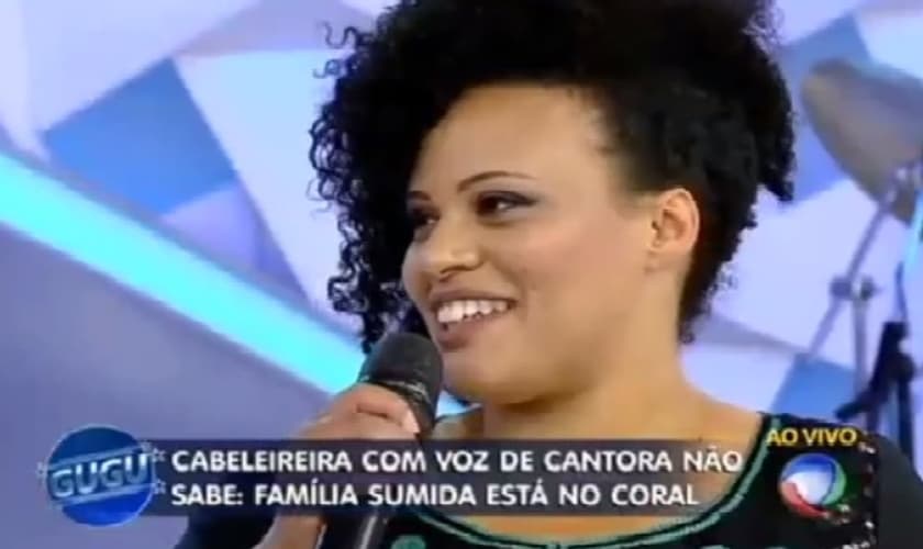 Raquel Novaes tinha o sonho de ser cantora, mas as difíceis circunstâncias da vida a impediram de realiza-lo.