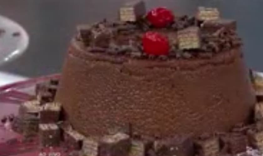 Pudim bombom de wafer com chocolate