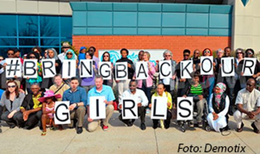 Campanha #BringBackOurGirls" (Tragam Nossas Meninas de Volta, em português)