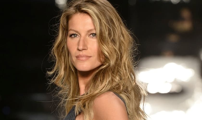 Gisele Bündchen em desfile pela Colcci, em 2014