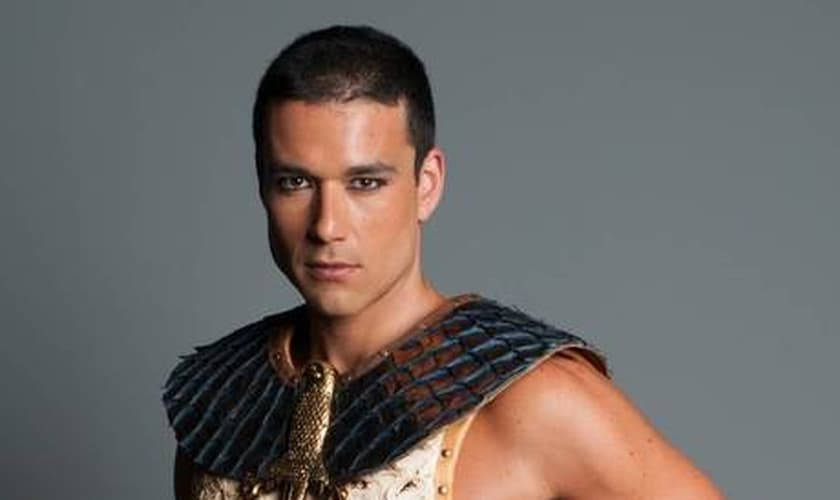 Sergio Marone como Ramsés