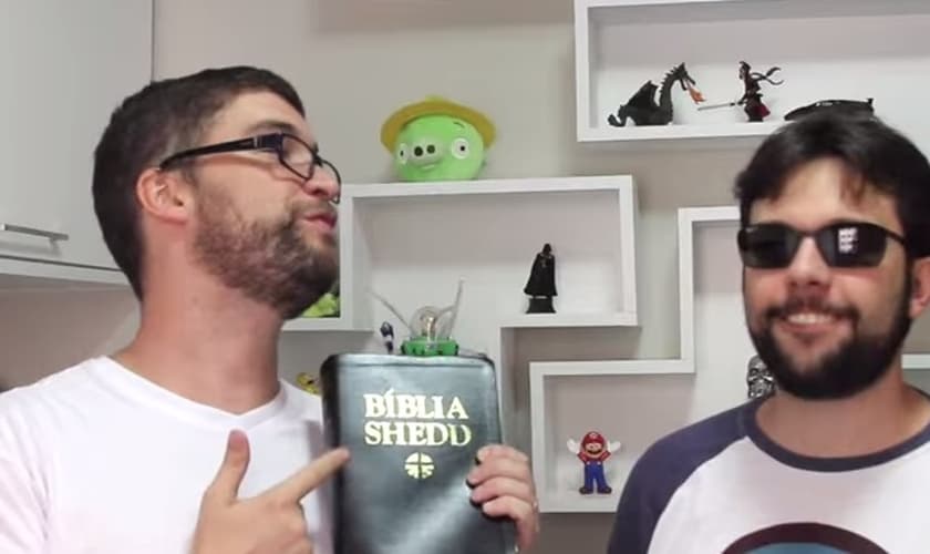 Marcos Botelho e Victor Fontana criam o vlog Teologeeks