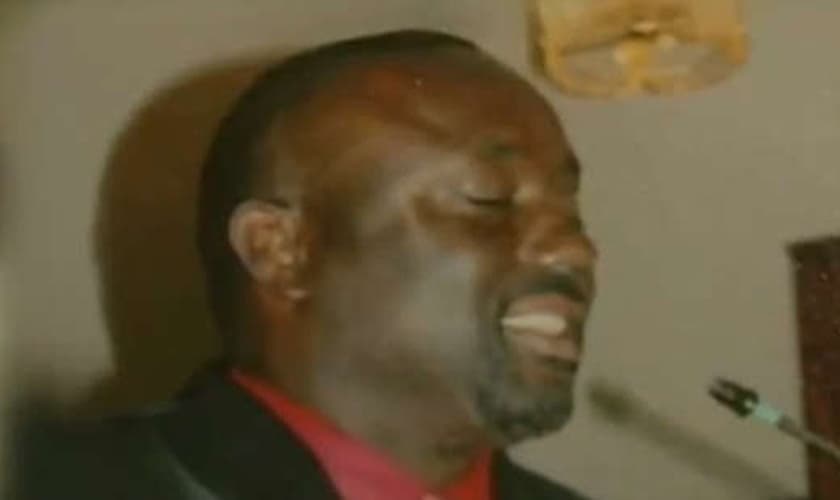 Pastor Keneth Green, de 56 anos de idade, deixa esposa e três filhos.