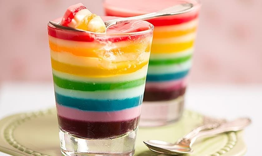 Gelatina colorida é opção de sobremesa fácil