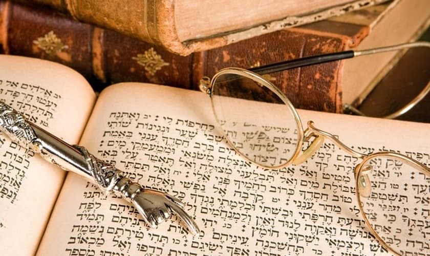 Segundo o estudioso, algumas passagens da Bíblia não foram traduzidas exatamente.