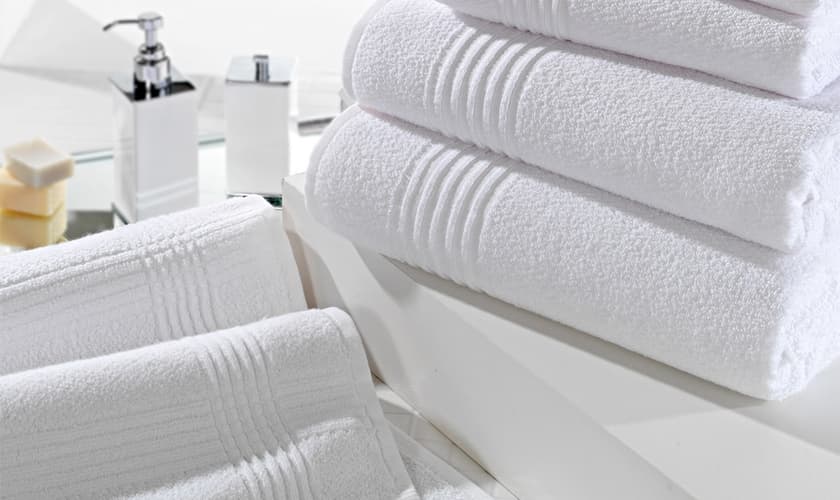 toalha de banho possibilita acúmulo de bactérias