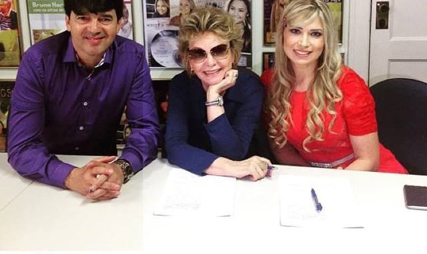 Da esquerda para a direita: Pr. Alexandre Silva, Yvelise de Oliveira e Elaine de Jesus.