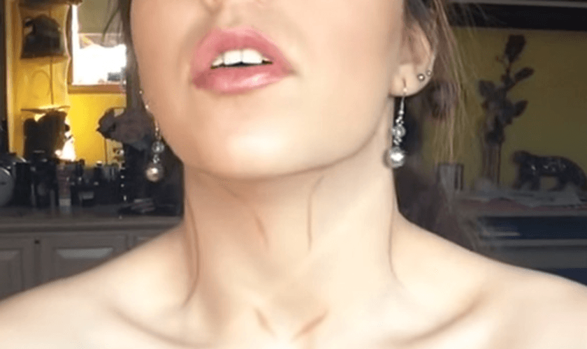 Maquiadora valoriza regiões do corpo com truques de maquiagem