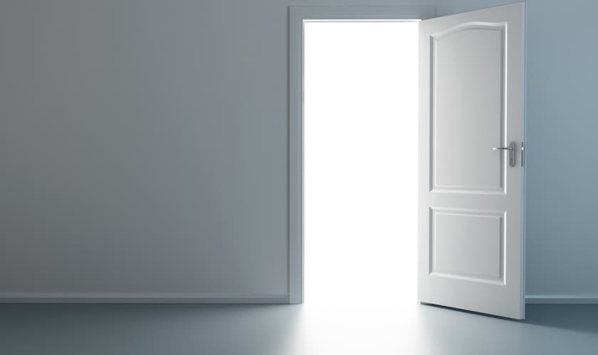 Porta aberta _ imagem ilustrativa