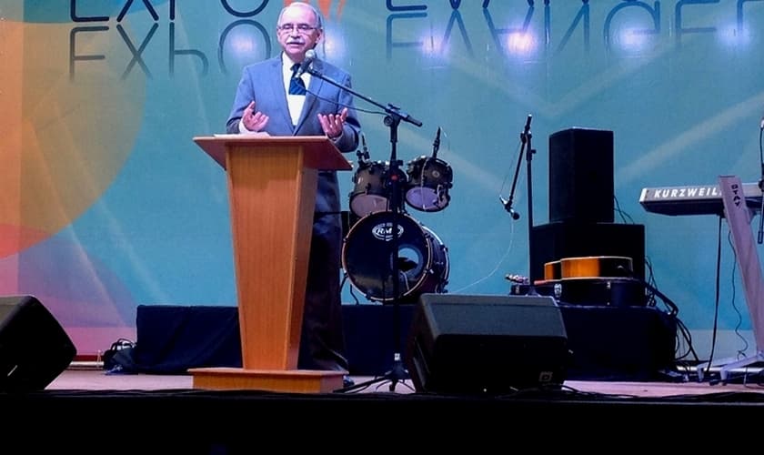 Dr. Ednilton Soarez é educador, empresário e reitor da Faculdade 7 de Setembro (Fortaleza - CE), que integra uma das mais respeitadas redes de ensino do Brasil.