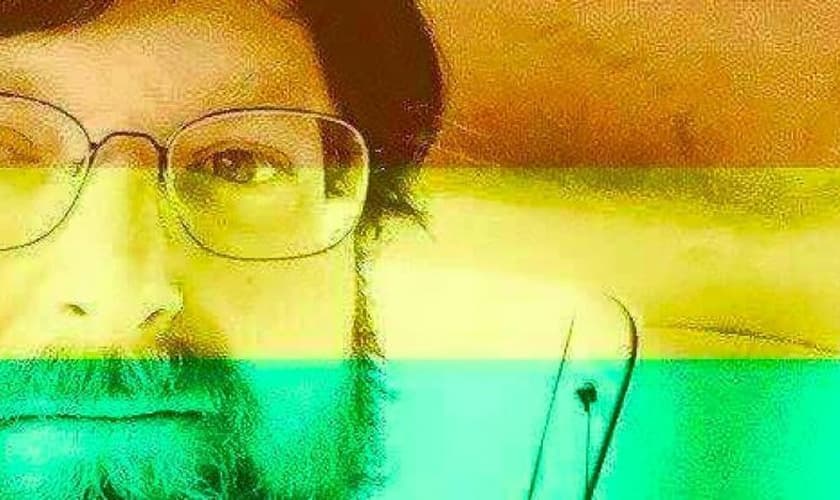 Foto coberta com as cores do arco-íris, criada pelo Facebook em comemoração ao Orgulho Gay.