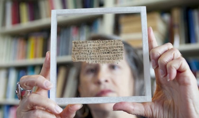 Um consenso acadêmico concluiu que os indícios são uma falsificação moderna. (Harvard Magazine)