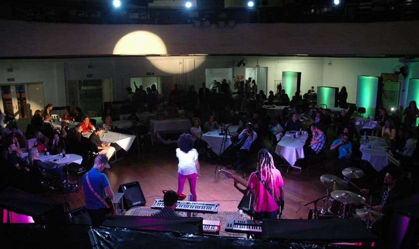 O projeto Redenção, há mais de 18 anos, abre suas portas para receber nomes da música gospel.