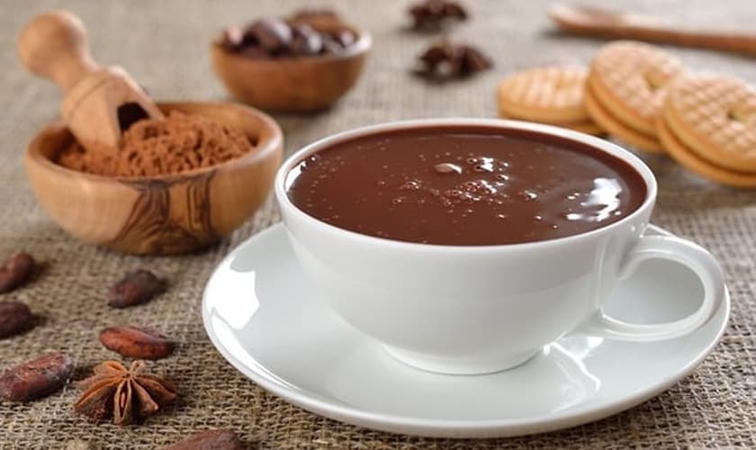 Chocolate quente cremoso bom canela