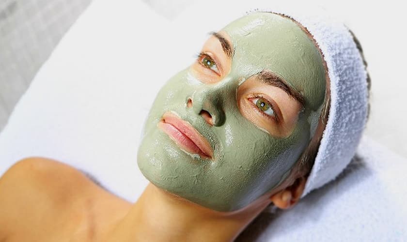 máscara facial de argila verde