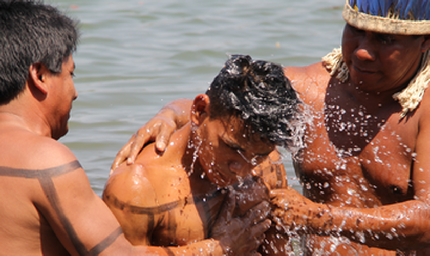Batismo indígena em Tocantínia