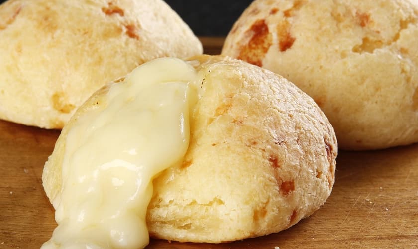 Pão de queijo recheado de liquidificador