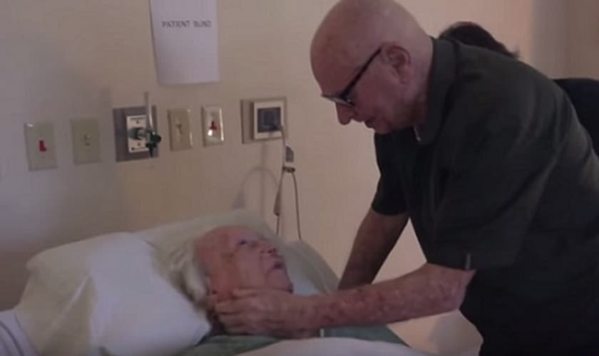 Casal de idosos _ Howard e Laura