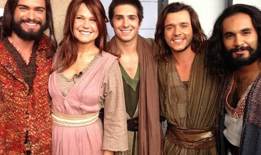 Da direita para a esquerda: Sidney Sampaio, Xuxa Meneghel, Igor Cosso, Fabio Beltrão e Henrique Gottardo. (Foto: Instagram)