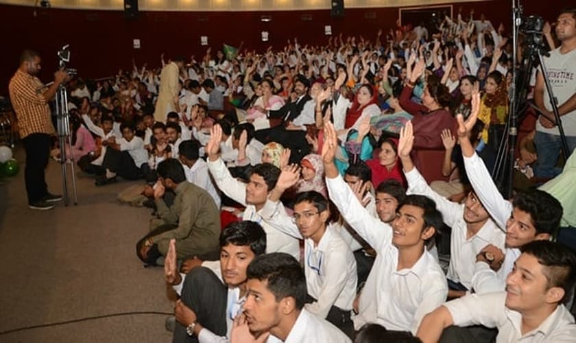 Mais de 500 estudantes muçulmanos de todo o país fizeram um juramento onde prometeram chamar os cristãos de Masihi - Povo do Messias. (Foto: World Watch Monitor)