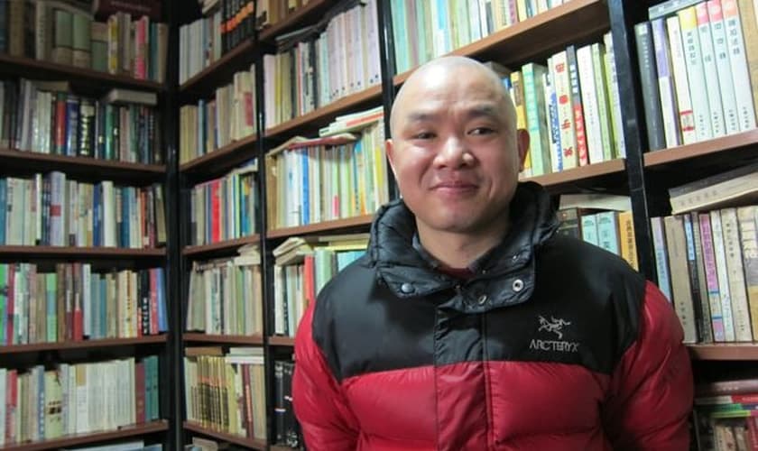 A recente conversão do escritor Ran Yunfei foi saudada como um milagre por muitos cristãos. (Foto: Reprodução/ New York Review of Books)