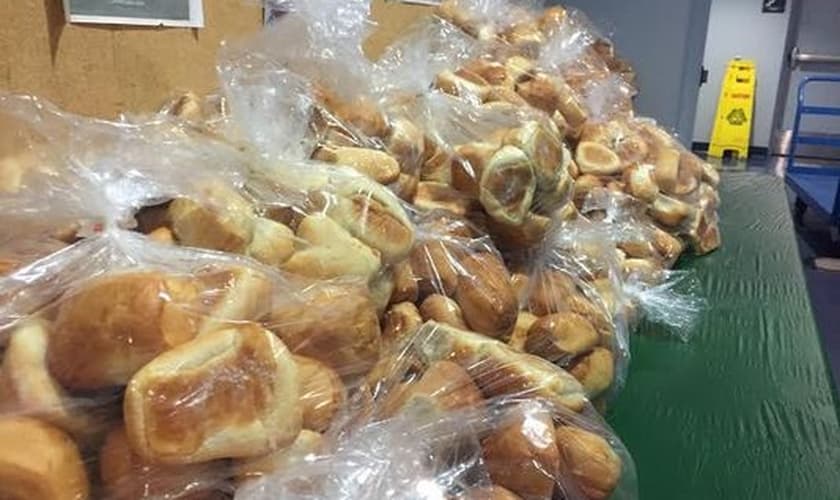 A Union Gospel Mission também entregou pacotes com lanches para as pessoas levarem com elas após o evento. (Foto: Rachael Rafanelli/ KGW)