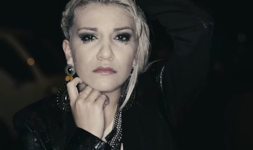 Priscilla Alcantara no clipe Tudo é Teu