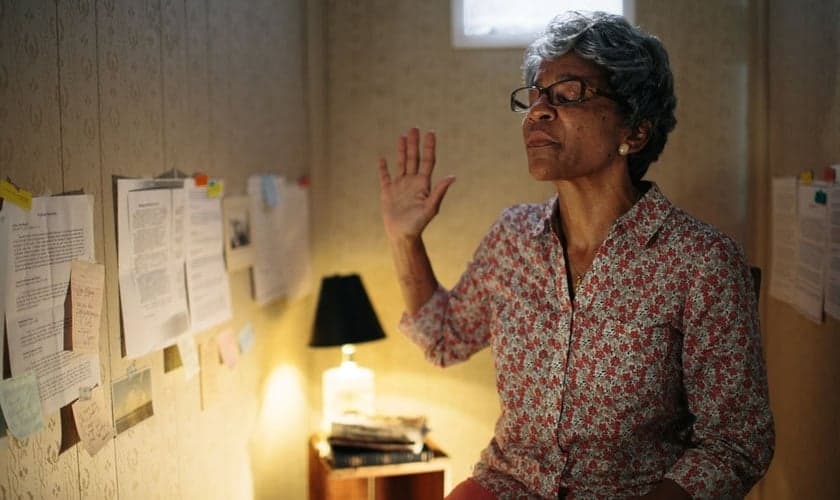 Cena do filme “Quarto de Guerra”, lançado nos cinemas brasileiros em dezembro do ano passado. (Foto: Divulgação)